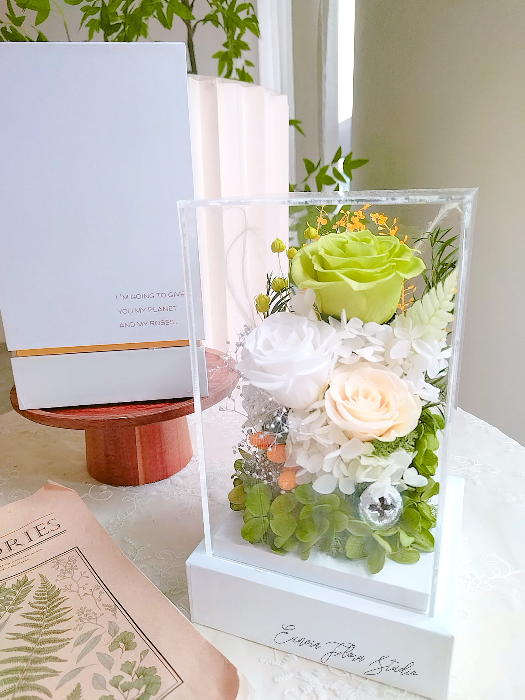 【Magical Forest】 Eternal Flower Acrylic Gift Box