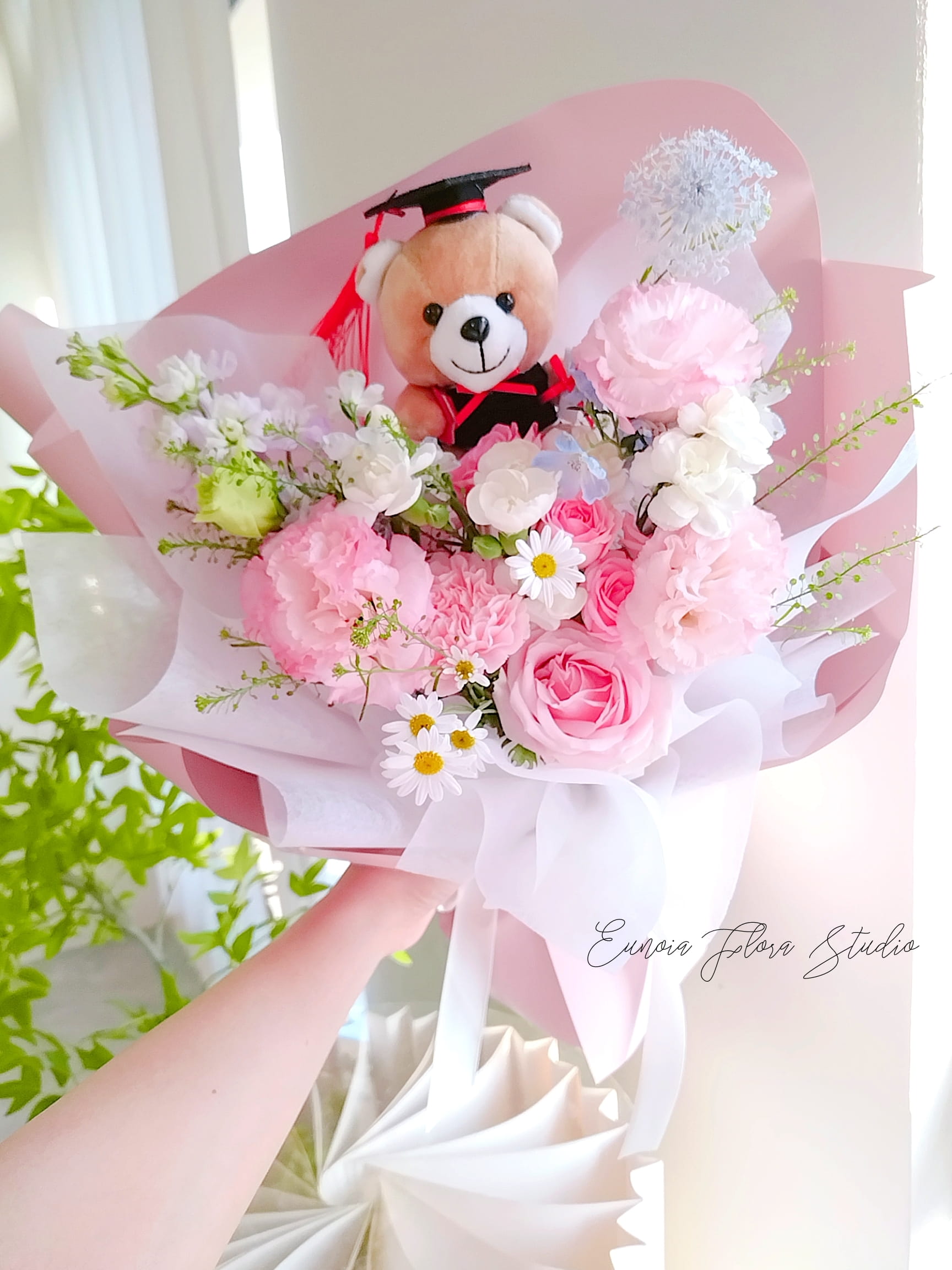 【Sugar Petal】Fresh Flower Grad Bouquet