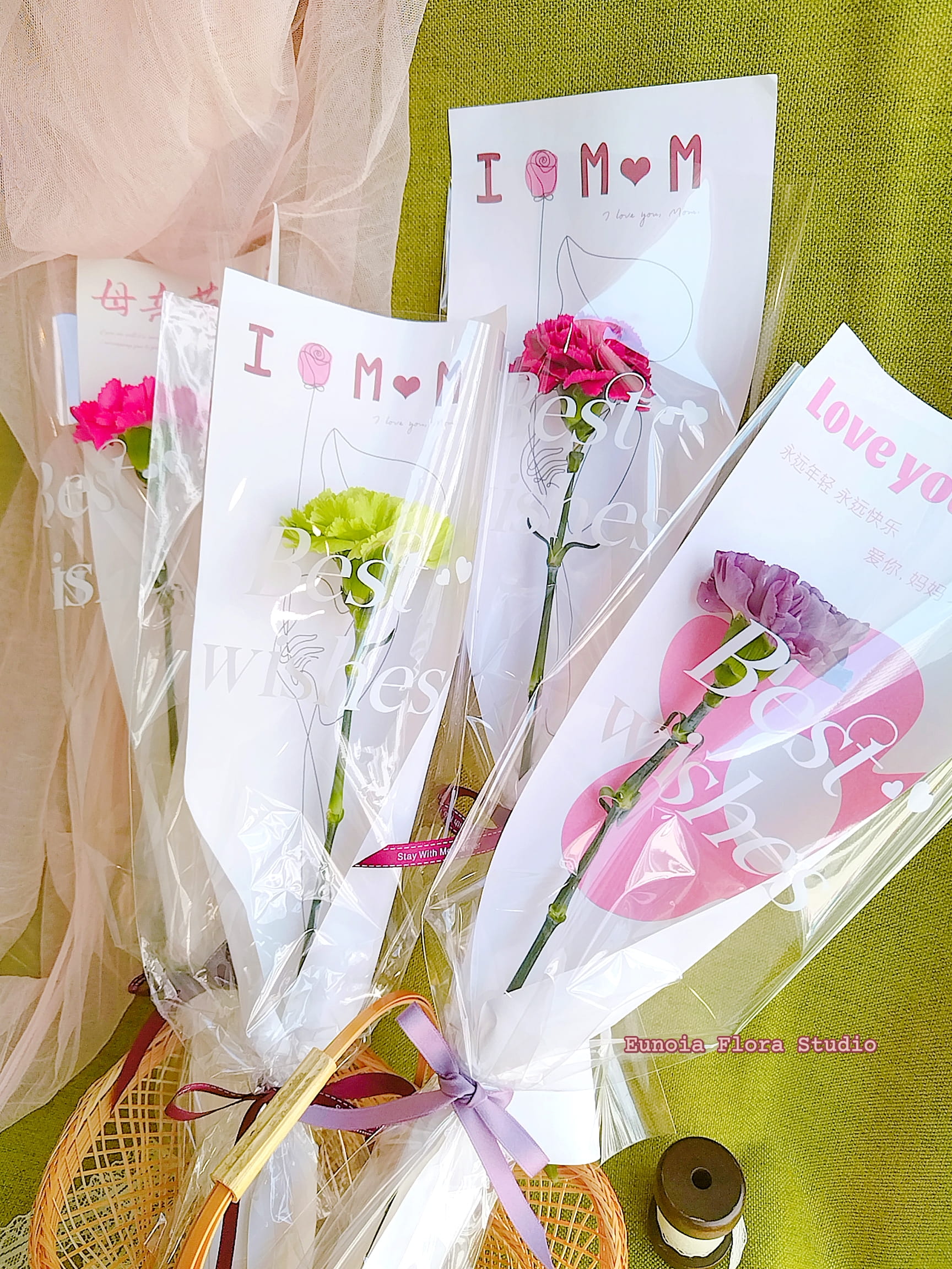 【Her Special Day】Single Carnation Petite Bouquet